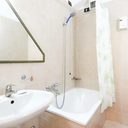 Sarno Apartments Caravaggio Apartment Sirmione